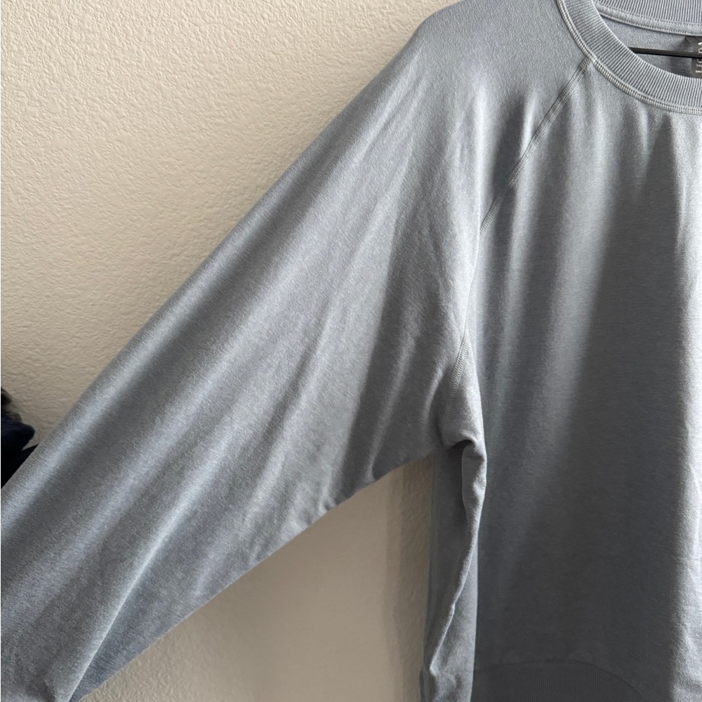 Vuori Womens Halo Crew Lightweight Sweatshirt - Picture 4 of 7